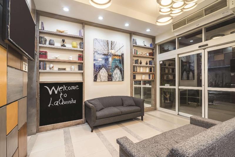 La Quinta Inn &Suites by Wyndham Brooklyn Downtown - Lobi