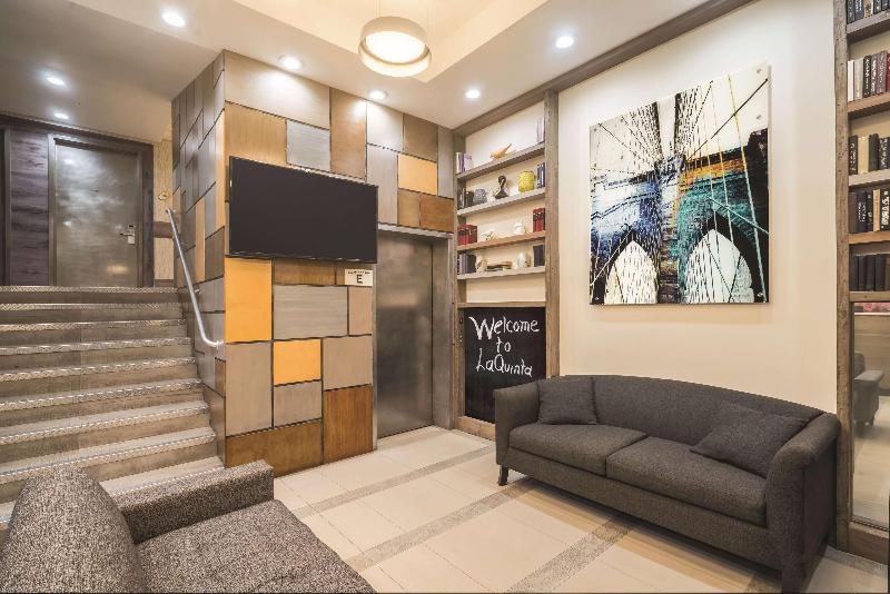 La Quinta Inn &Suites by Wyndham Brooklyn Downtown - Lobi