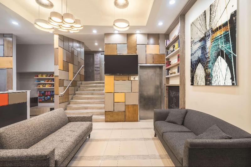 La Quinta Inn &Suites by Wyndham Brooklyn Downtown - Lobi