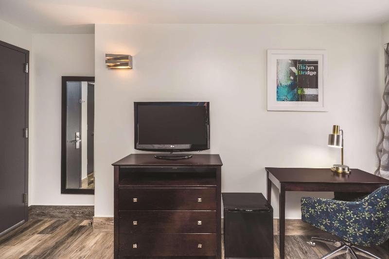 La Quinta Inn &Suites by Wyndham Brooklyn Downtown - Oda