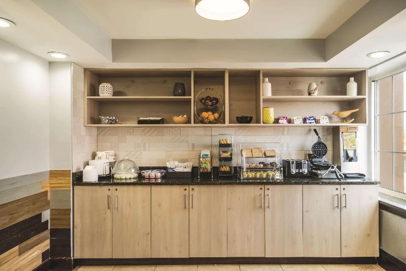 La Quinta Inn &Suites by Wyndham Brooklyn Downtown - Restoran
