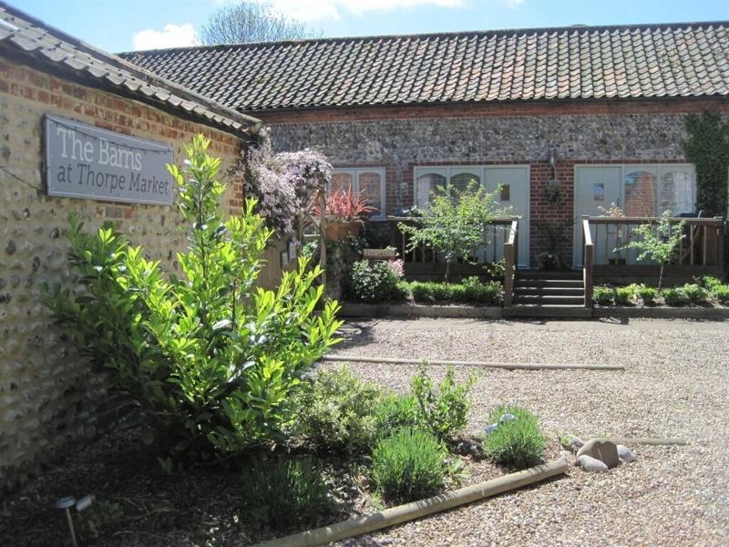 The Barns at Thorpe Market - Genel