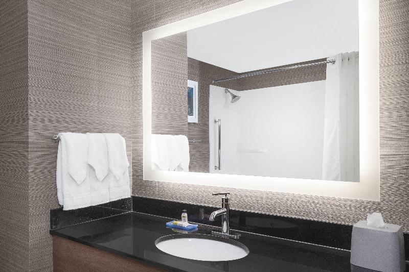 Holiday Inn Express & Suites Long Island-East End - Oda