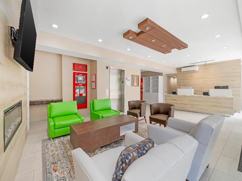 Country Inn & Suites by Radisson Staten Island - Lobi