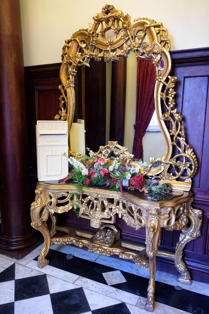 St Giles House - Lobi