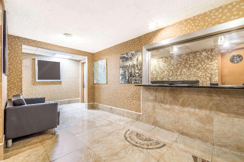 Super 8 by Wyndham North Bergen NJ/NYC Area - Lobi