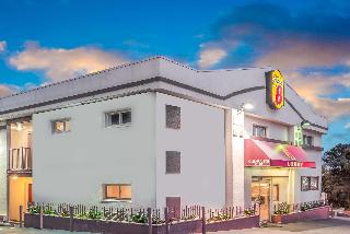Super 8 by Wyndham North Bergen NJ/NYC Area otel fotoğrafı