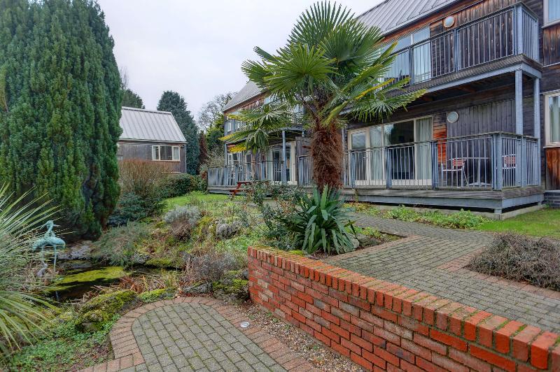 The Oaklands Hotel - Genel