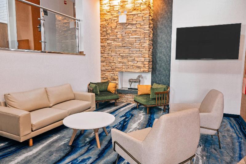 Fairfield Inn New York Laguardia Airport/Astoria - Lobi