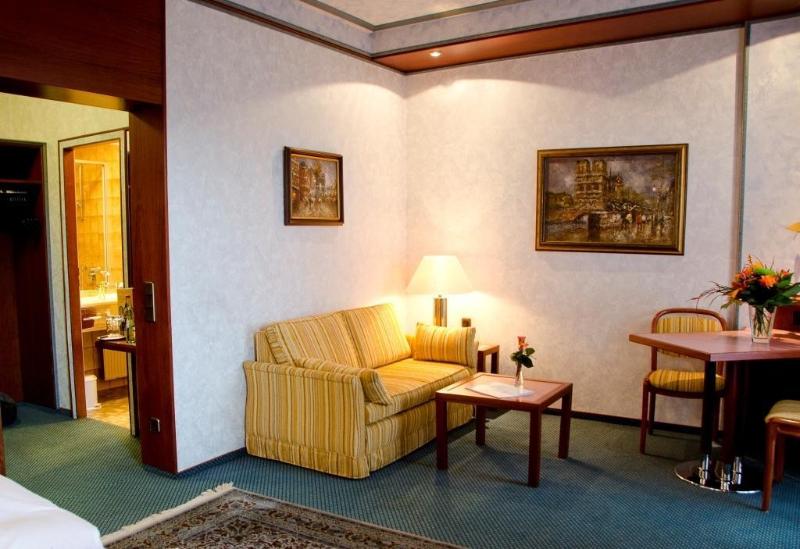 Best Living Arotel Nürnberg - Genel