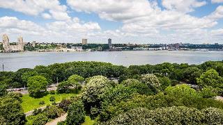 Riverside Tower otel fotoğrafı