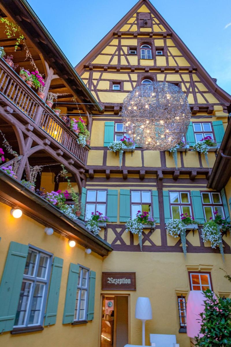 Hezelhof - Genel