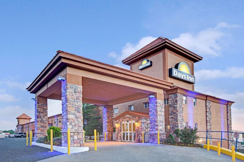 Days Inn by Wyndham Ridgefield NJ - Genel
