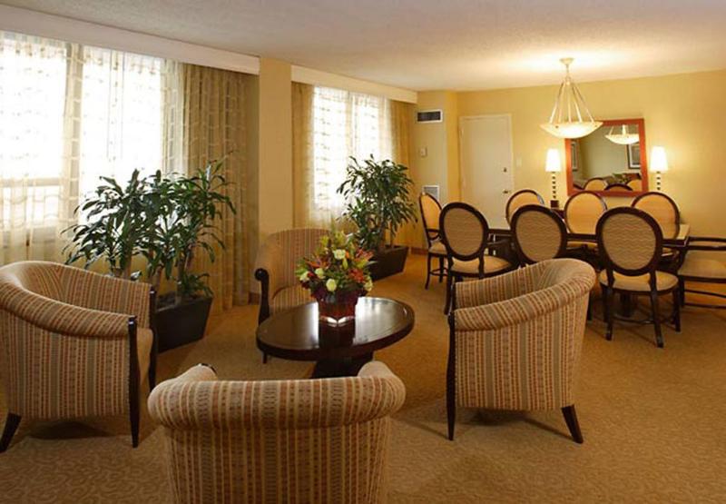 New York LaGuardia Airport Marriott - Lobi