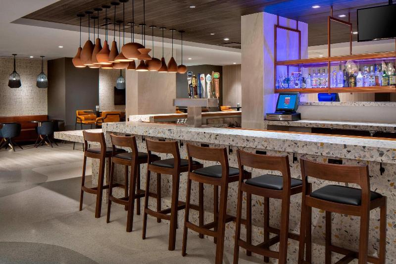 New York LaGuardia Airport Marriott - Restoran