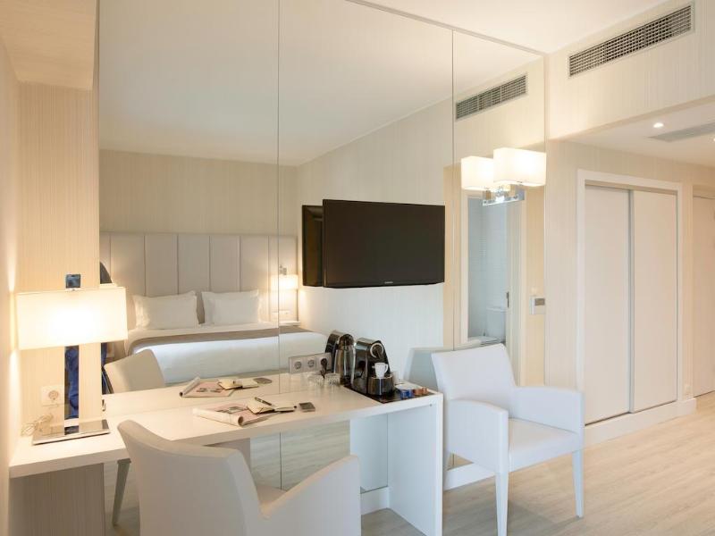 Lutecia Smart Design Hotel - Oda
