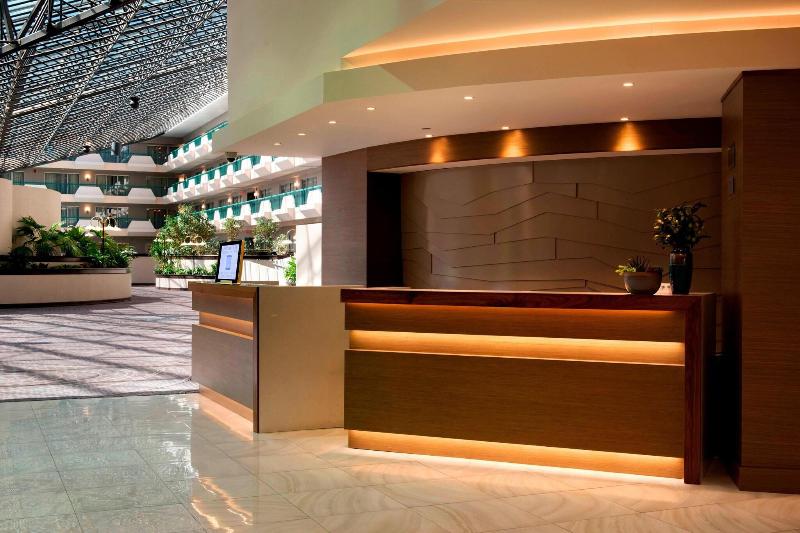 Marriott Melville Long Island - Lobi