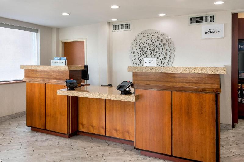 Fairfield Inn New York LaGuardia Airport/Flushing - Lobi
