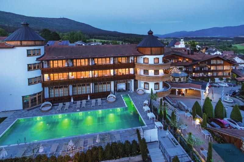 Bayerischer Hof - Genel