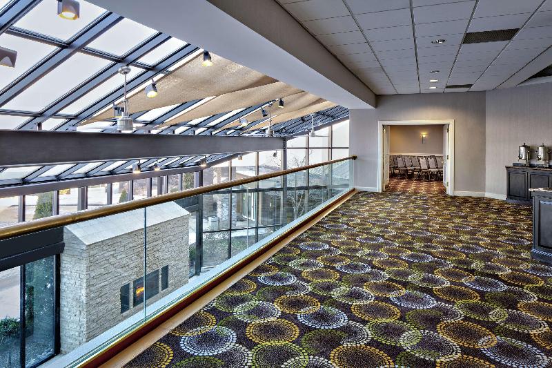 Doubletree by Hilton Fairfield - Lobi