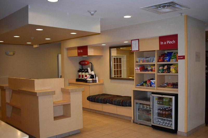 Towneplace Suites Republic Airport Long Island/Far - Lobi
