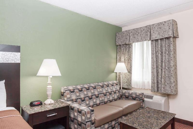 Howard Johnson Hotel by Wyndham Newark Airport - Oda