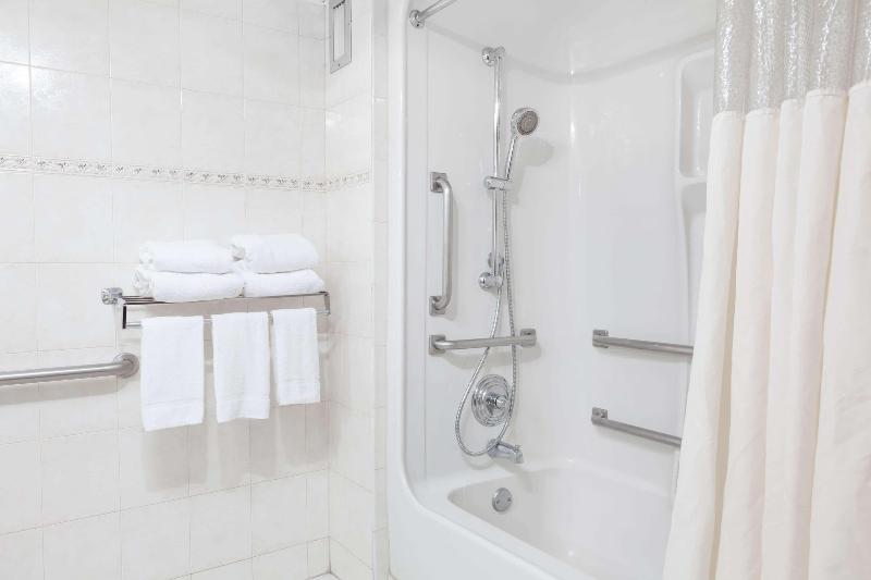 Howard Johnson Hotel by Wyndham Newark Airport - Oda
