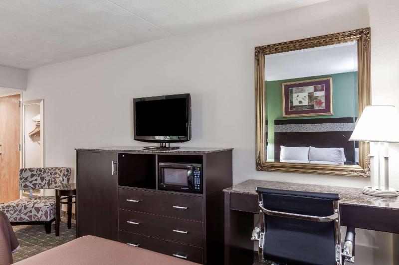 Howard Johnson Hotel by Wyndham Newark Airport - Oda