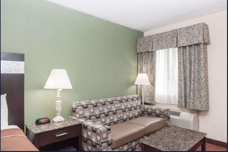 Howard Johnson Hotel by Wyndham Newark Airport - Oda