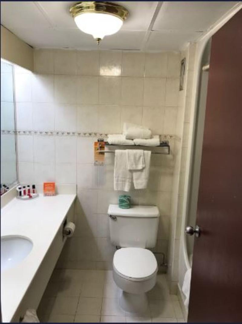 Howard Johnson Hotel by Wyndham Newark Airport - Oda