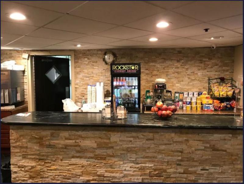 Howard Johnson Hotel by Wyndham Newark Airport - Restoran