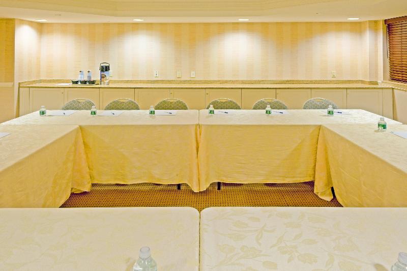 Holiday Inn Express Lynbrook - Rockville Centre - Toplantı
