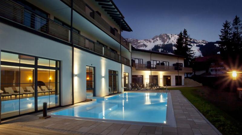 Panoramahotel Oberjoch - Havuz
