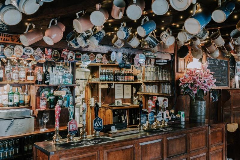 The Falkland Arms - Bar