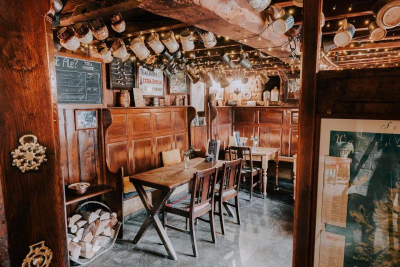 The Falkland Arms - Restoran
