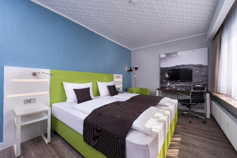 Offenburg City Hotel by Belvilla - Oda