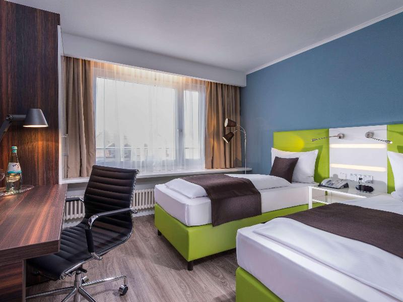 Offenburg City Hotel by Belvilla - Oda