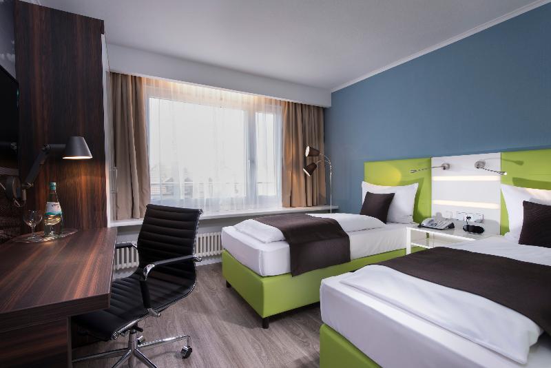 Offenburg City Hotel by Belvilla - Oda