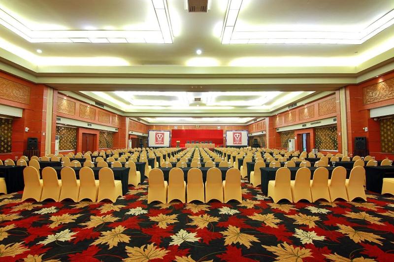 Pangeran Beach - Toplantı