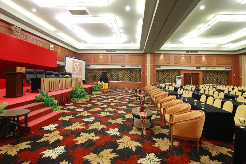 Pangeran Beach - Toplantı