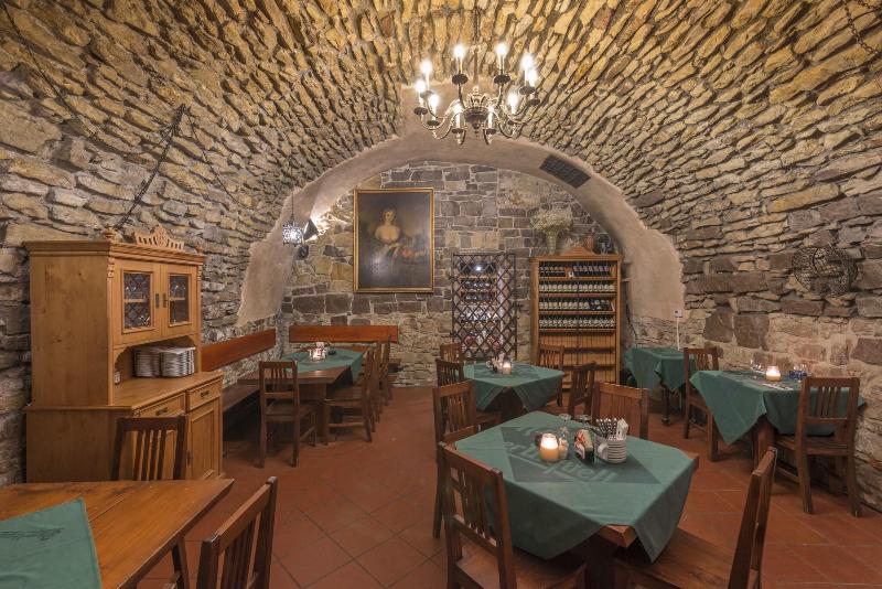 Cerny Slon - Restoran