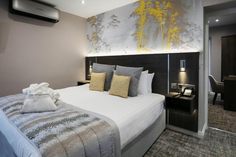 Barton Manor Hotel & Spa; BW Signature Collection - Oda