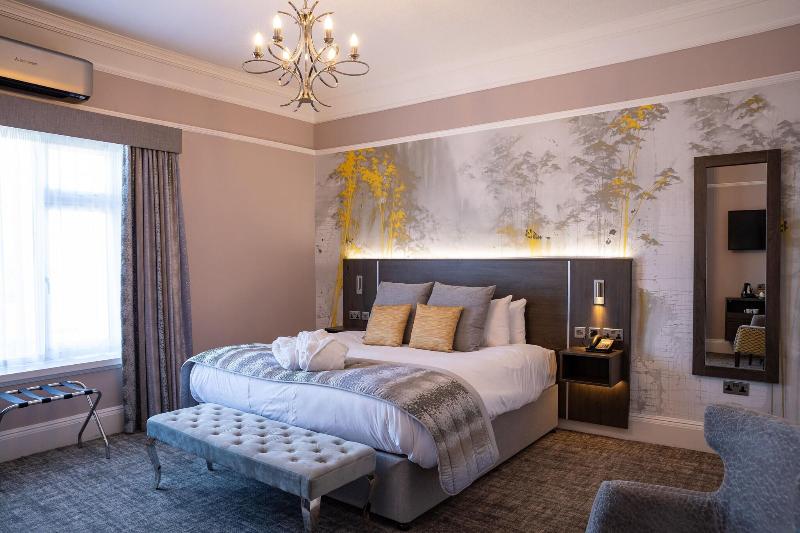 Barton Manor Hotel & Spa; BW Signature Collection - Oda