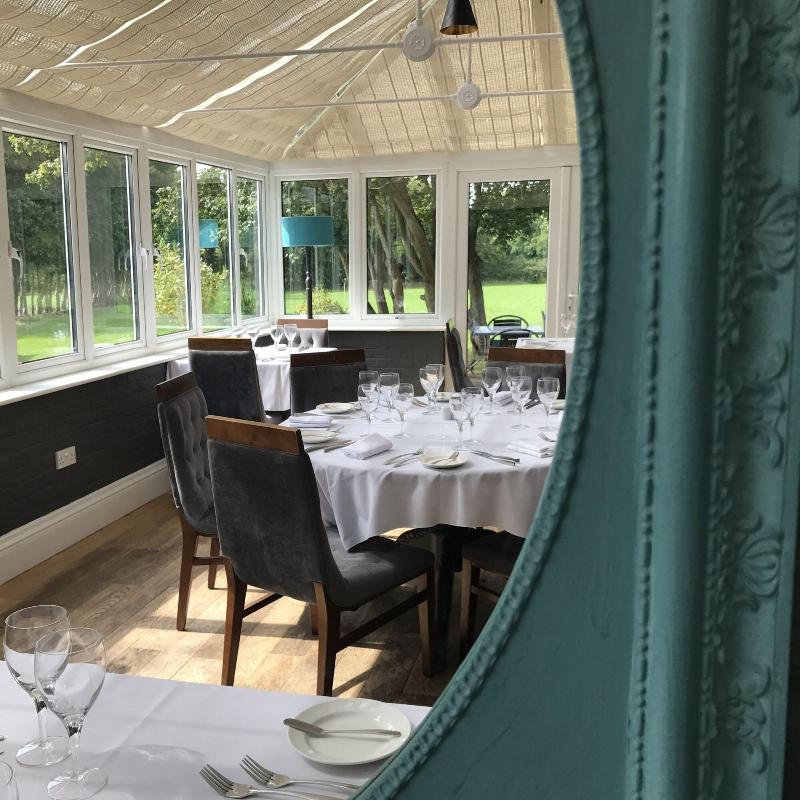 Crouchers Country Hotel - Hotel - Restoran