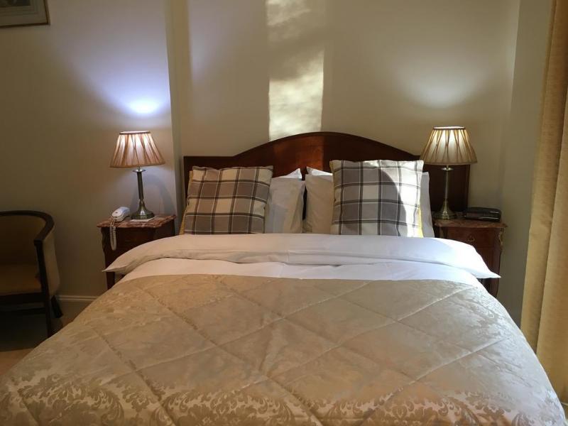Mansfield House - Genel