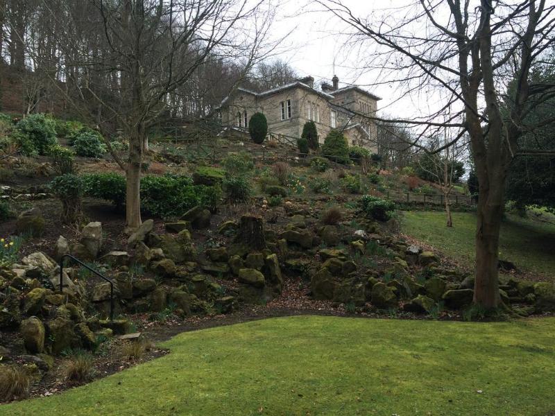 Mansfield House - Genel
