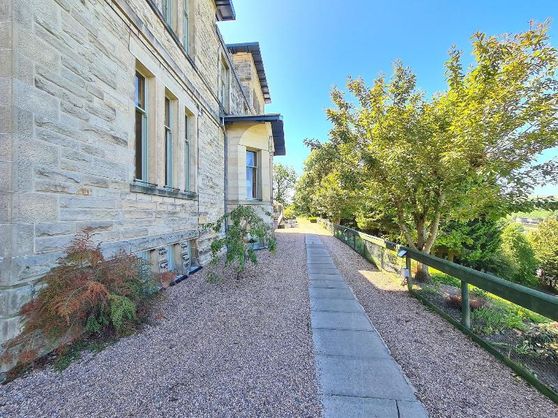 Mansfield House - Genel