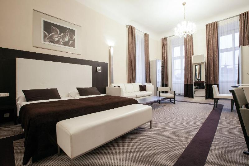 Old Town Square Hotel - Oda