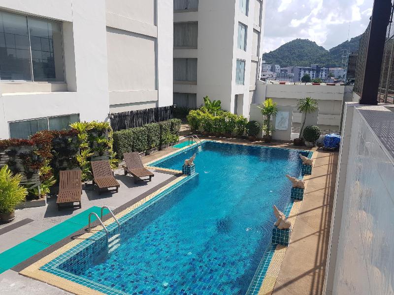 The City Hotel Sriracha - Havuz