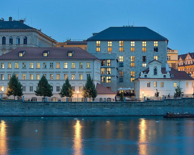 Four Seasons Hotel Prague - Genel